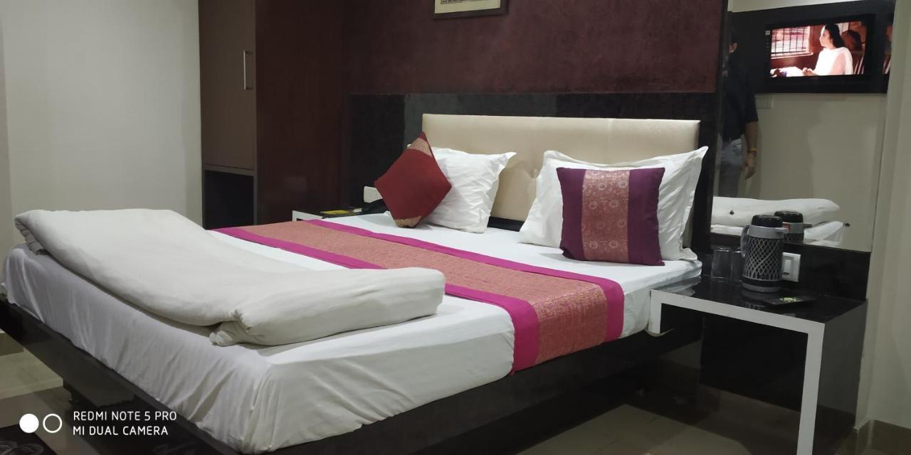 Adb Rooms Udhav Palace Nuova Delhi Esterno foto