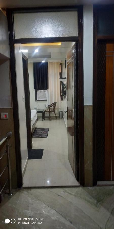 Adb Rooms Udhav Palace Nuova Delhi Esterno foto