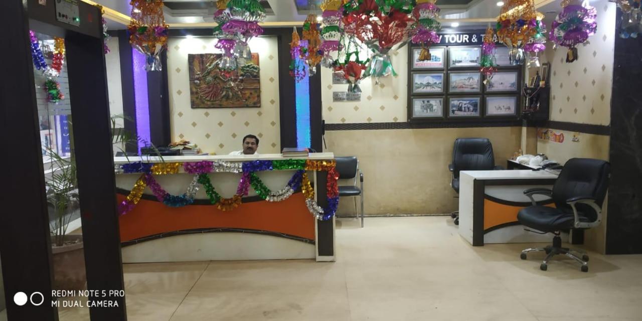 Adb Rooms Udhav Palace Nuova Delhi Esterno foto