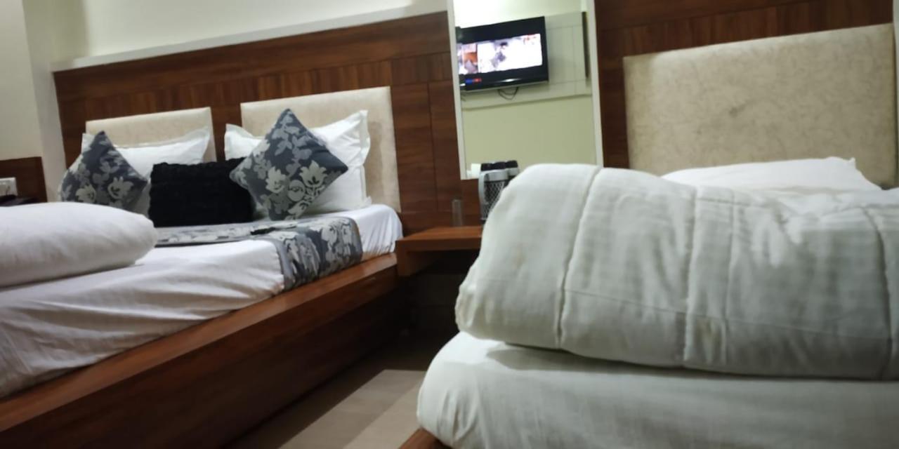Adb Rooms Udhav Palace Nuova Delhi Esterno foto