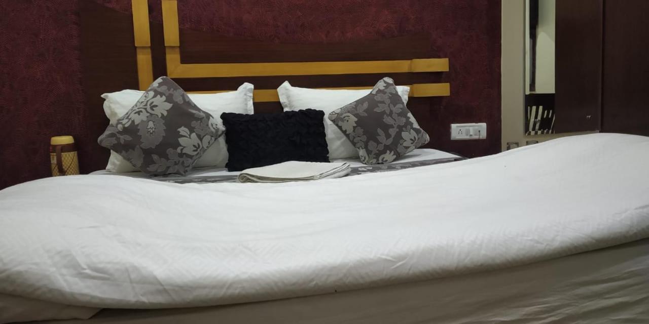 Adb Rooms Udhav Palace Nuova Delhi Esterno foto