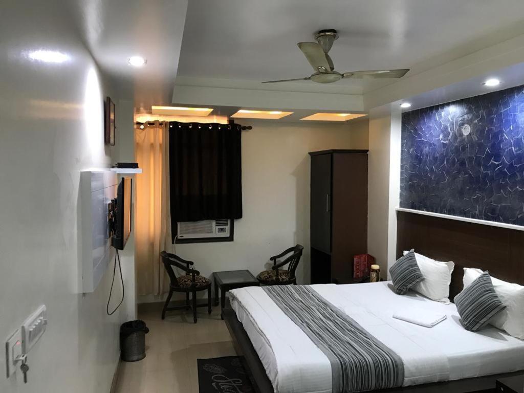Adb Rooms Udhav Palace Nuova Delhi Esterno foto